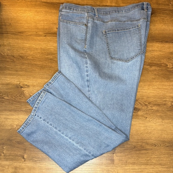 Gloria Vanderbilt Amanda Light Wash Women’s 22W Stretch Denim Jeans - Picture 3 of 9